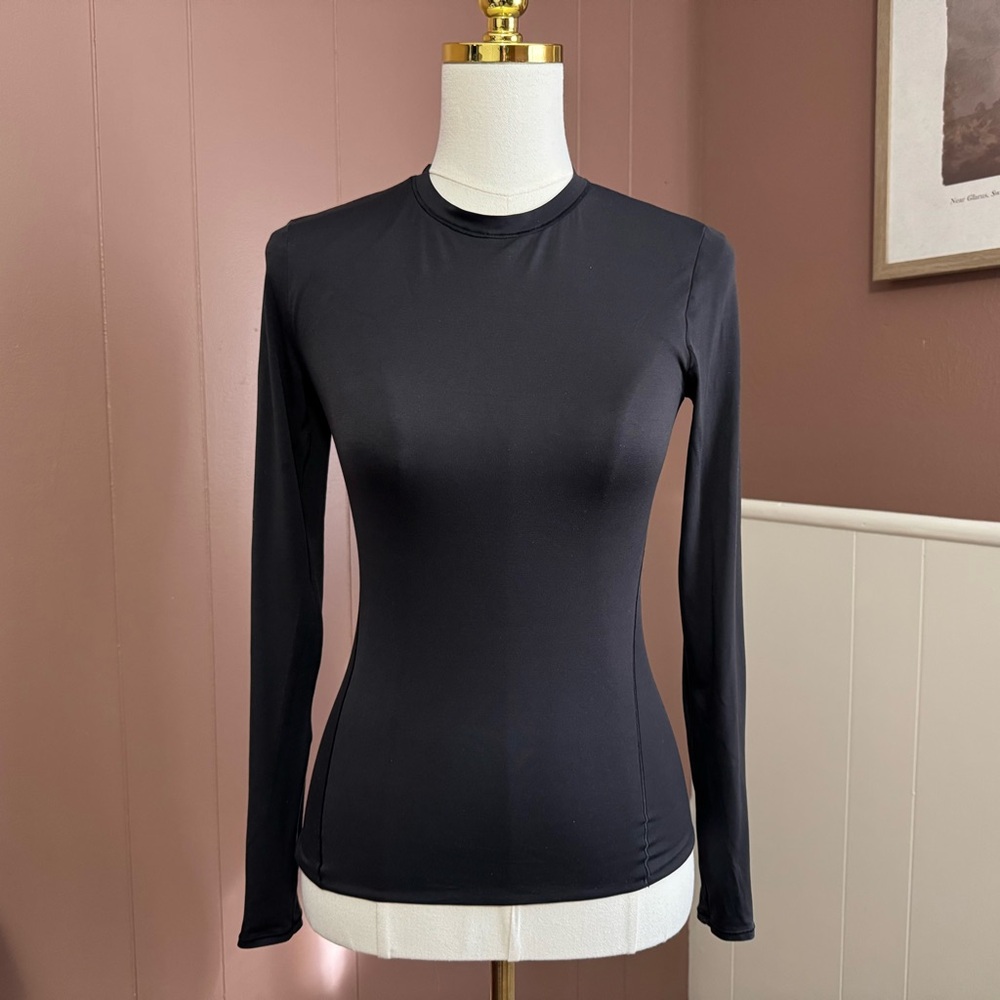 Lululemon Women’s Black Performance Knit Long Sleeve Top